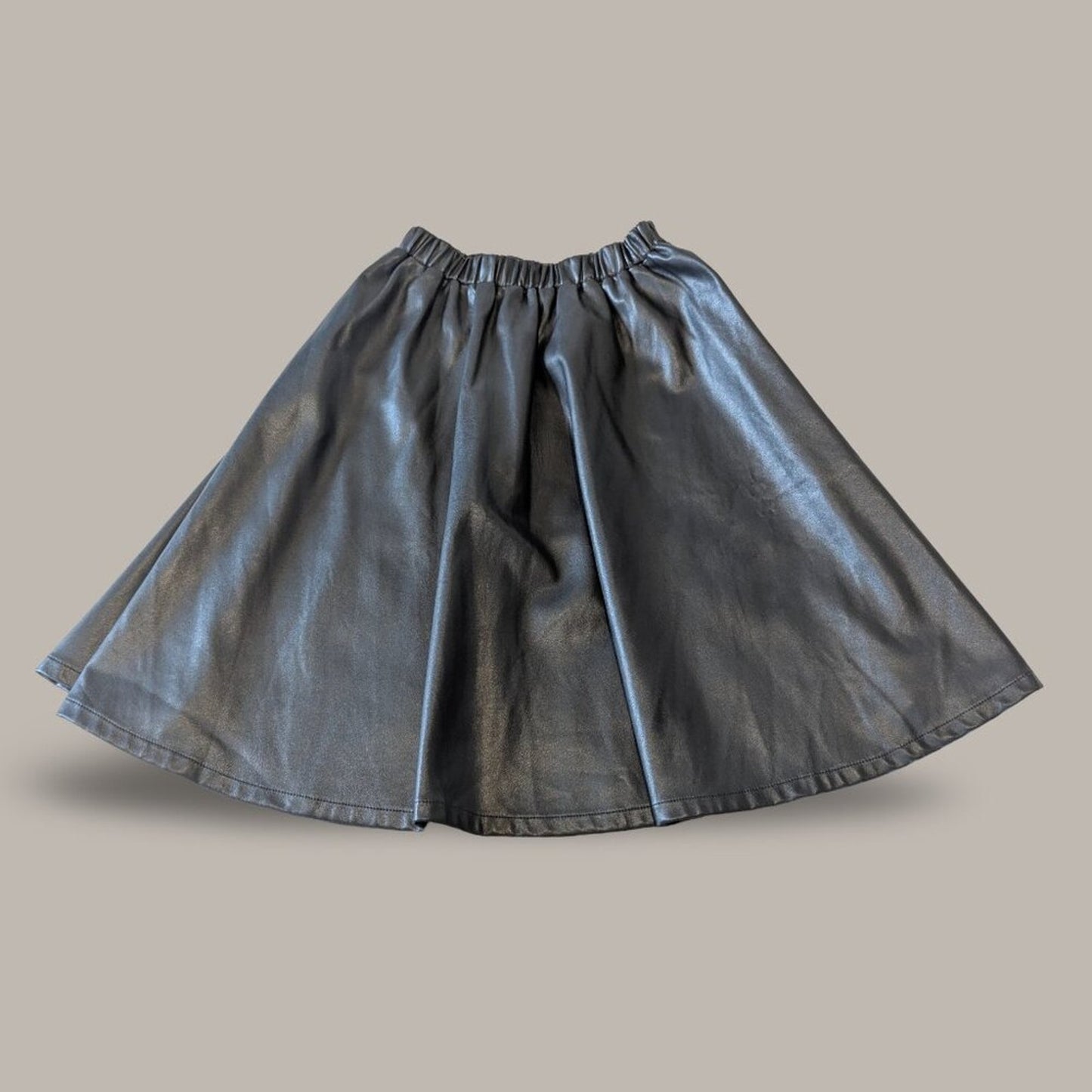 Ava & Lu Black Faux Leather Flair Skirt - Medium