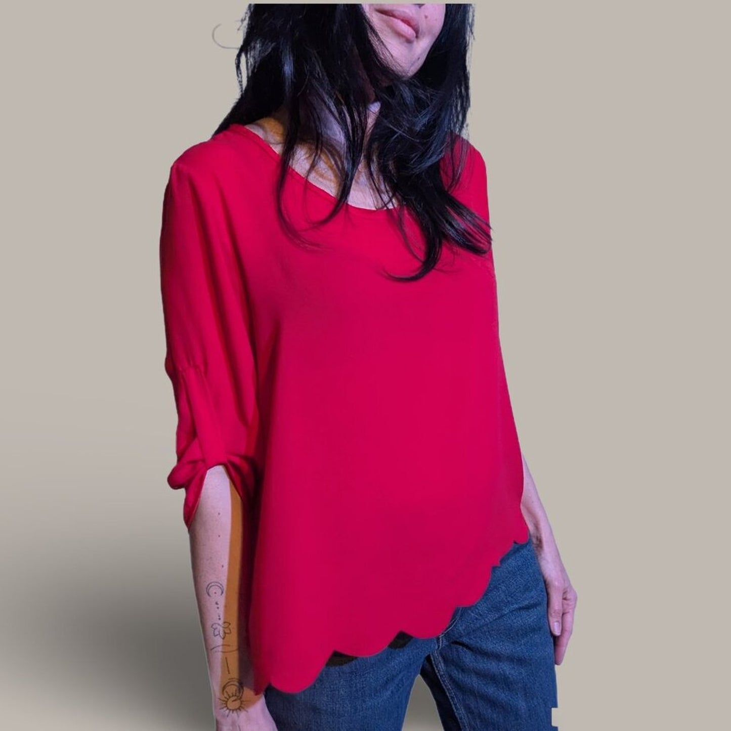 One Story Red Scallop Hem Women's Top - Medium
