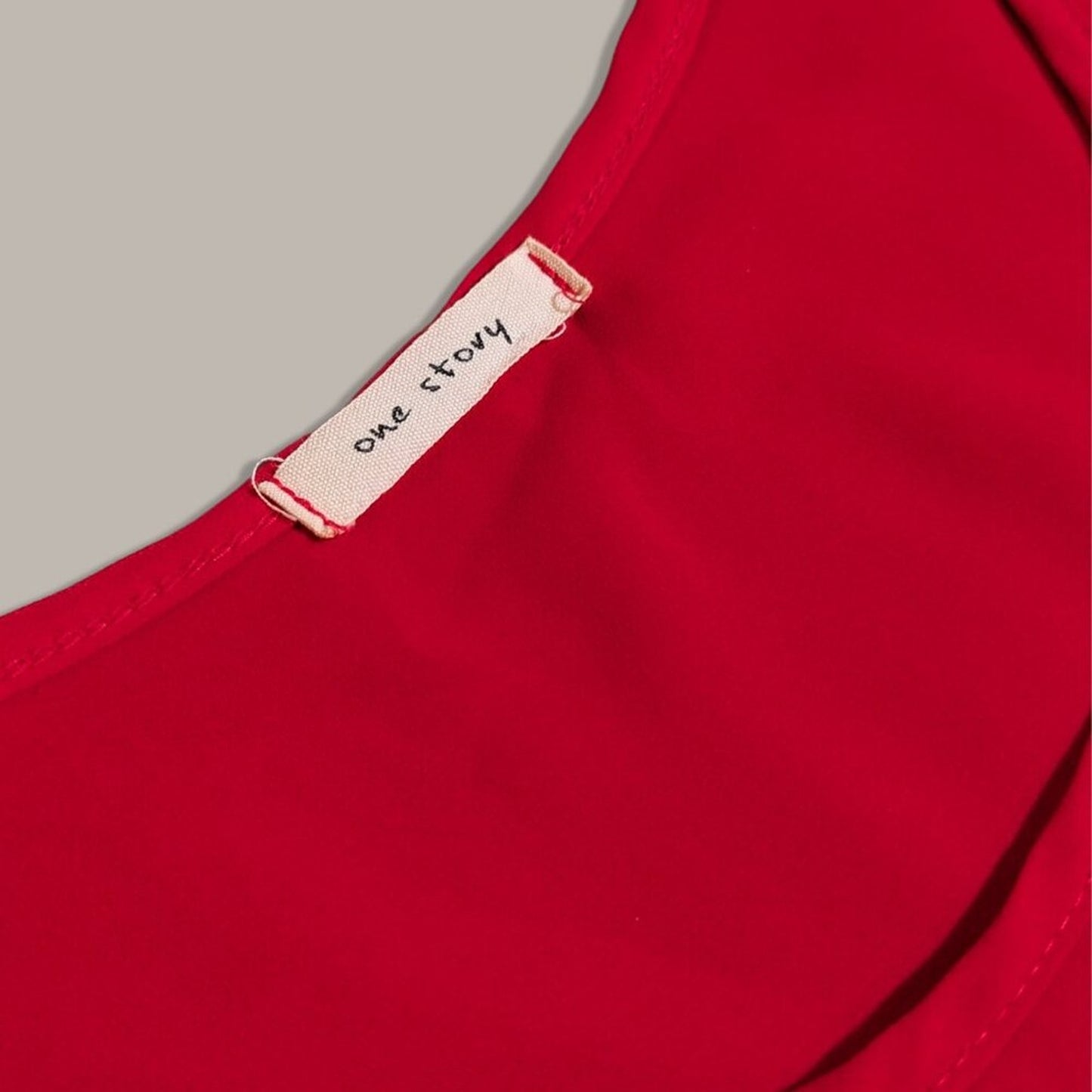 One Story Red Scallop Hem Women's Top - Medium