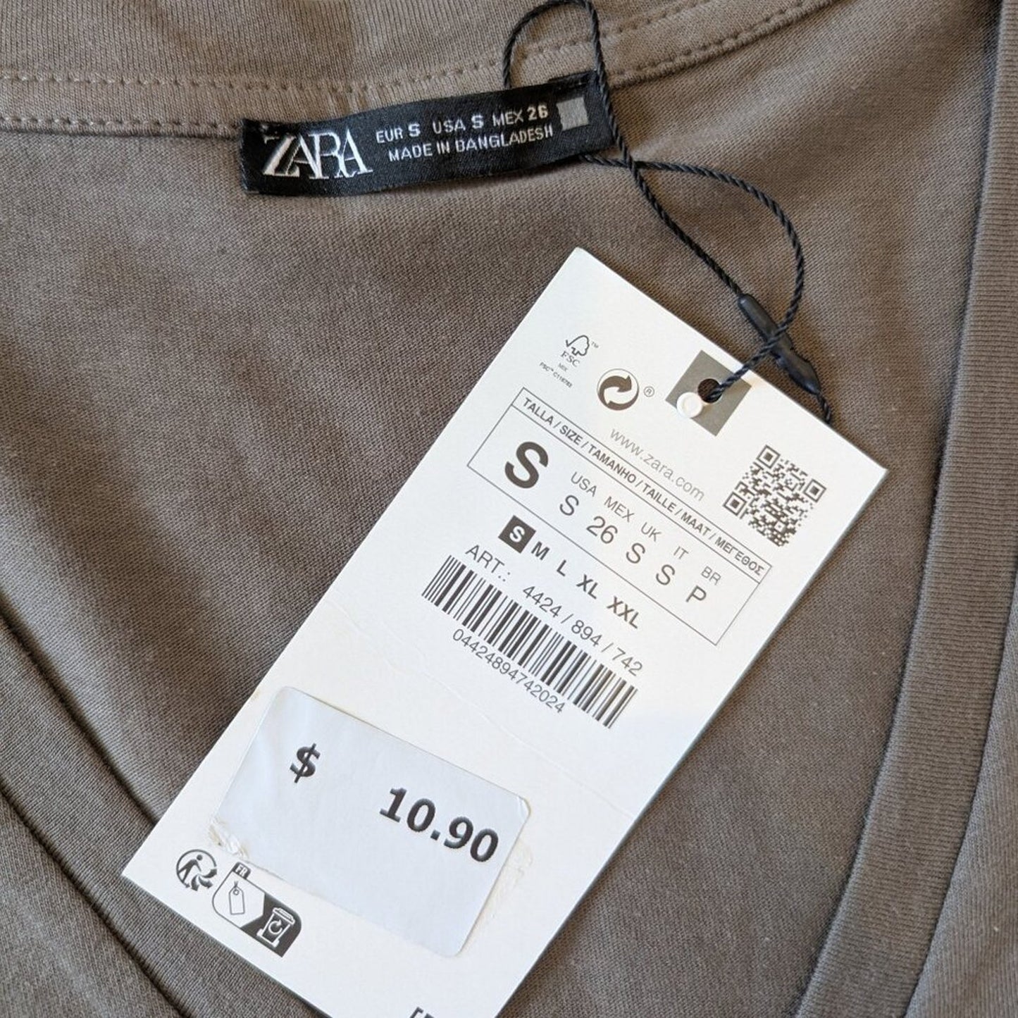 Zara Short Sleeve Vneck Olive Green Tee - Small