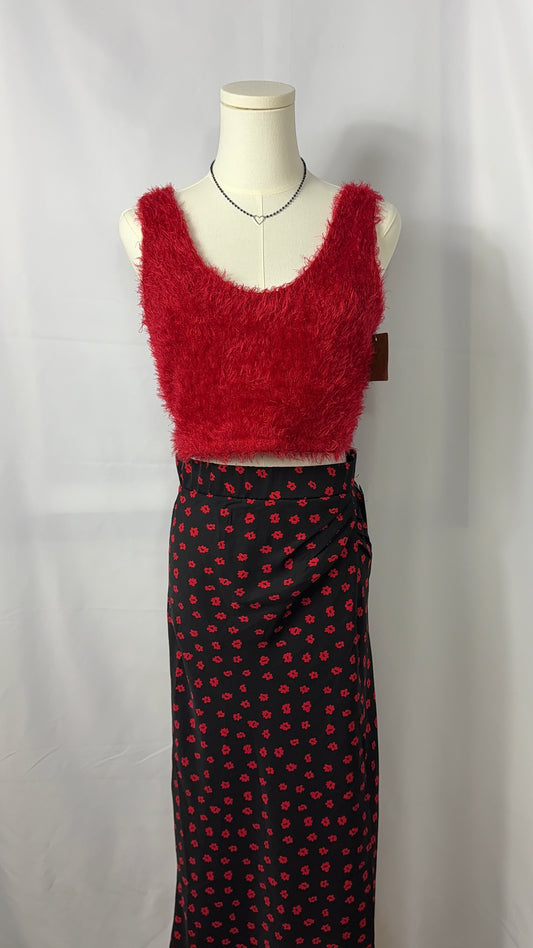 B2V Red Fuzzy Cropped Tank Top - Soft Textured Sleeveless Top - Medium / Large