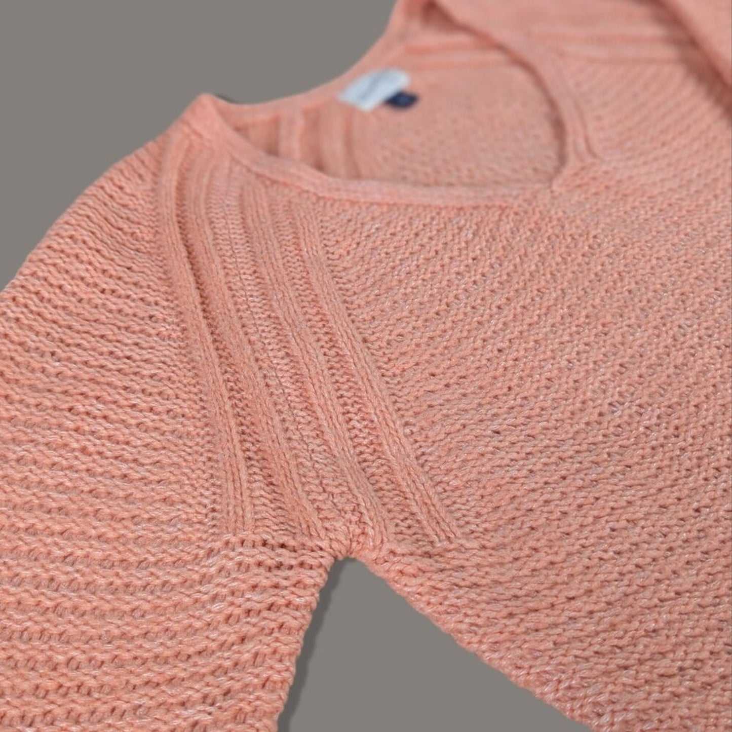 Universal Thread V-neck Coral Sweater - Medium