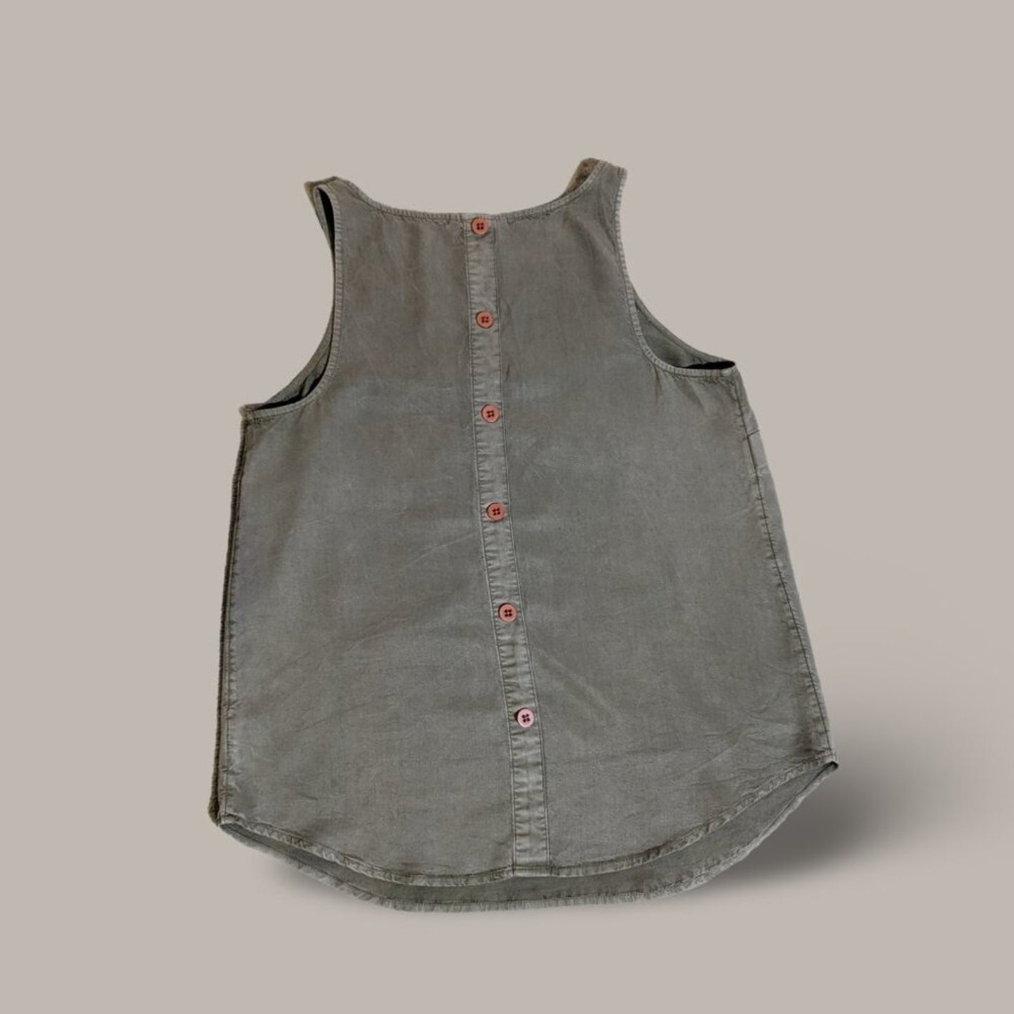 Universal Thread Women's Green Tank Top - Button Back details