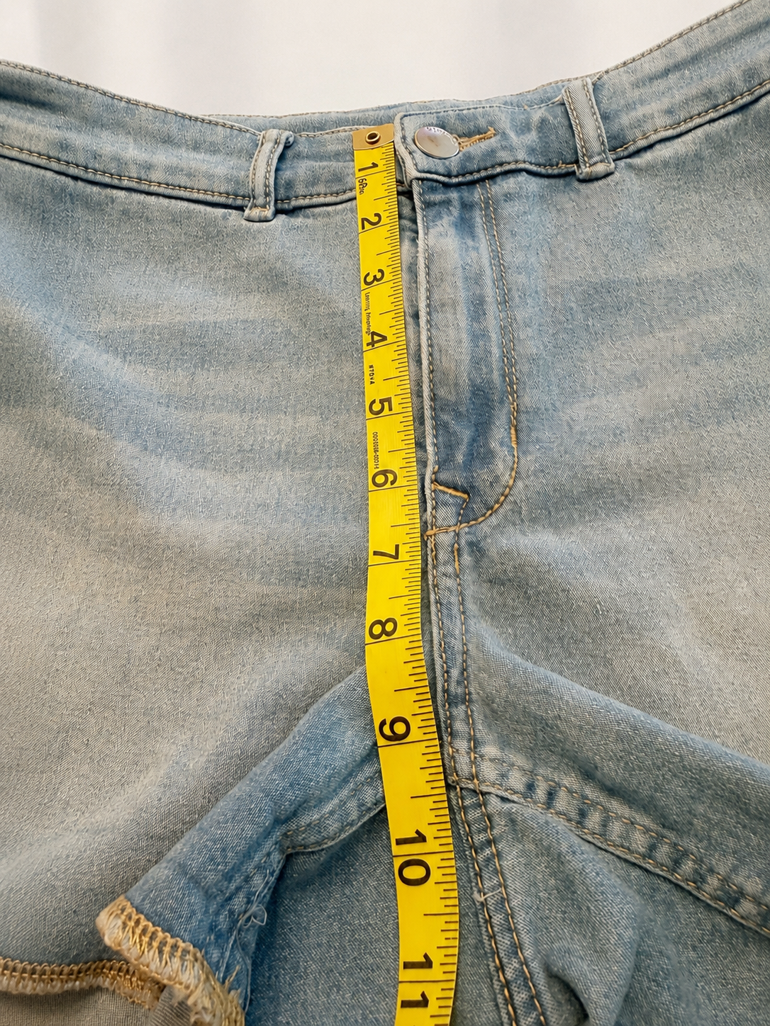 H&M Divided Light Wash Denim Shorts with Raw-Style Hem - Size 6